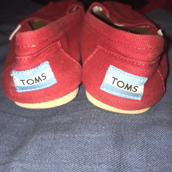 Red TOMS - Picture 3 of 3